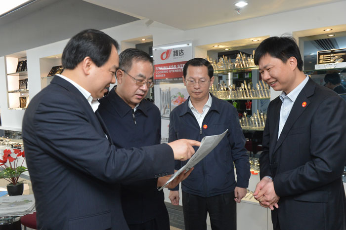 Hu Chunhua erkundete den Verband der Metallunternehmen Jieyang