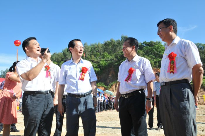 The construction of main roads in ZhongDe Metal Eco-City begins