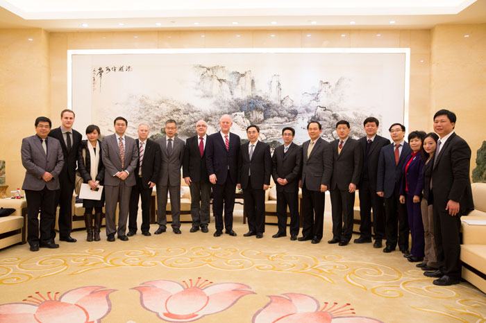 Zhu Xiaodan meets with the delegation led by Rudolf Scharping: promote the construction of Sino-German Metal Eco-City with higher standard and quality